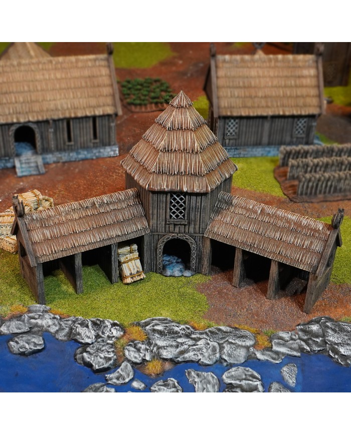 Establos del Reino de Sajonia|Conquest Creations|Los Establos son una pieza de escenografía ideal para cualquier amante de los juegos de miniaturas, especialmente si buscas ambientaciones históricas y medievales. Inspirada en la arquitectura tradicional del Reino de Sajonia , esta construcción aporta un toque auténtico y detallado a tus partidas.

Diseñada por Conquest Creations , esta escenografía destaca por su gran realismo y la facilidad con la que puede integrarse en cualquier mesa de juego.

Estos Establos han sido cuidadosamente elaborada para ofrecer una experiencia inmersiva. Sus paredes, techo y detalles están pensados para recrear la vida cotidiana en el Reino de Sajonia , lo que la convierte en una pieza versátil tanto para coleccionistas como para jugadores de wargames.

Además, es totalmente compatible con el popular sistema de juego MESBG (Middle-Earth Strategy Battle Game), por lo que puedes usarla para recrear batallas épicas o narrativas personalizadas.

Este artículo no son unos Establos de Rohan del juego MESBG y no esta apoyado ni respaldado de alguna forma por Games Workshop.

Establos de Rohan y otra escenografia de Rohan para el juego MESBG puede adquirirse en warhammer.com 

Un Rohirrim guardaba su caballo en un Establo de Rohan sencillo, hecha de madera y con gran robustez.

Ya sea que busques mejorar tu escenografía para torneos o simplemente darle vida a tu colección, los Establos es una adición imprescindible.

Su diseño de alta calidad y la temática histórica del Reino de Sajonia harán que tus partidas cobren un realismo único.

Con Conquest Creations , la autenticidad y el detalle están garantizados.

Todos los elementos vienen sin pintar y se requiere montaje.

Inspeccionamos todos nuestros productos antes del envío, pero debido a la naturaleza de la impresión 3D, algunos objetos pueden requerir una limpieza antes de su uso.

Otras resoluciones de impresión (calidad de impresión) y escala (tamaño) están disponibles según se solicite.

Terrain And Minis es un impresor autorizado con licencia comercial de Conquest Creations