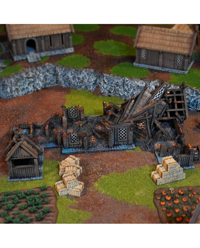 Ruinas de los Establos Reales del Reino de Sajonia|Conquest Creations|Las Ruinas de los Establos Reales son una pieza de escenografía ideal para cualquier amante de los juegos de miniaturas, especialmente si buscas ambientaciones históricas y medievales. Inspirada en la arquitectura tradicional del Reino de Sajonia , esta construcción aporta un toque auténtico y detallado a tus partidas.

Diseñada por Conquest Creations , esta escenografía destaca por su gran realismo y la facilidad con la que puede integrarse en cualquier mesa de juego.

Estas Ruinas de los Establos Reales han sido cuidadosamente elaborada para ofrecer una experiencia inmersiva. Sus paredes, techo y detalles están pensados para recrear la vida cotidiana en el Reino de Sajonia , lo que la convierte en una pieza versátil tanto para coleccionistas como para jugadores de wargames.

Además, es totalmente compatible con el popular sistema de juego MESBG (Middle-Earth Strategy Battle Game), por lo que puedes usarla para recrear batallas épicas o narrativas personalizadas.

Este artículo no son unos Establos Reales de Rohan en Ruinas del juego MESBG y no esta apoyado ni respaldado de alguna forma por Games Workshop.

Establos Reales de Rohan en Ruinas y otra escenografia de Rohan para el juego MESBG puede adquirirse en warhammer.com 

En la Guerra de los Rohirrim era muy habitual encontrar algunos Establos Reales de Rohan en Ruinas

Ya sea que busques mejorar tu escenografía para torneos o simplemente darle vida a tu colección, las Ruinas de los Establos Reales es una adición imprescindible.

Su diseño de alta calidad y la temática histórica del Reino de Sajonia harán que tus partidas cobren un realismo único.

Con Conquest Creations , la autenticidad y el detalle están garantizados.

Todos los elementos vienen sin pintar y se requiere montaje.

Inspeccionamos todos nuestros productos antes del envío, pero debido a la naturaleza de la impresión 3D, algunos objetos pueden requerir una limpieza antes de su uso.

Otras resoluciones de impresión (calidad de impresión) y escala (tamaño) están disponibles según se solicite.

Terrain And Minis es un impresor autorizado con licencia comercial de Conquest Creations
